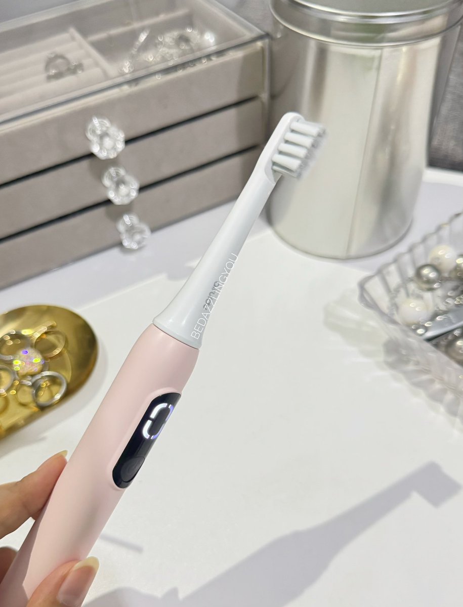 bedazzlingyou's tweet photo. ternyata salah satu kemudahan, INVESTING, DAN UPGRADE dalam hidup gweh yg paling gacor adalah 

GANTI SIKAT GIGI ELEKTRIK 😭👍🏻 https://t.co/nDYWplXDnW