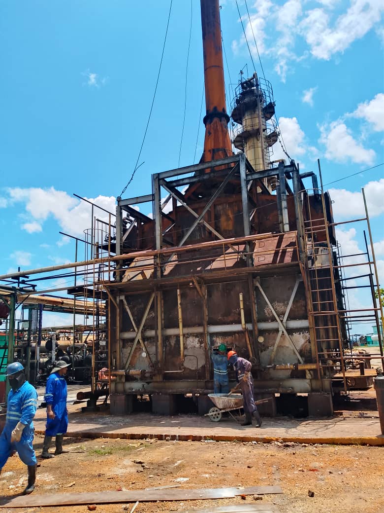 EmpElectricaVC's tweet photo. Culmina la reparación  del Horno F-101 en la refinería Sergio Soto. 🇨🇺

Felicidades a quienes con compromiso y resistencia desafían los retos actuales. 

 #VillaClaraConTodos
#EléctricosVillaclareños

@APOLOC8
@Azucena50043864
@CocodriloComba1
@ExiliadaP
@JEcheverriZ https://t.co/GeXA0uXivS