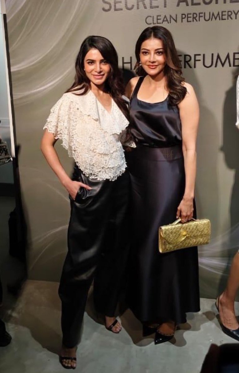 Celeb_World0's tweet photo. THE FRAME🔥#KajalAggarwal  Kajal and Sam Together #Samantha #SamanthaRuthPrabhu #KajalAgarwal #Kajal https://t.co/bfPyQHGh8I