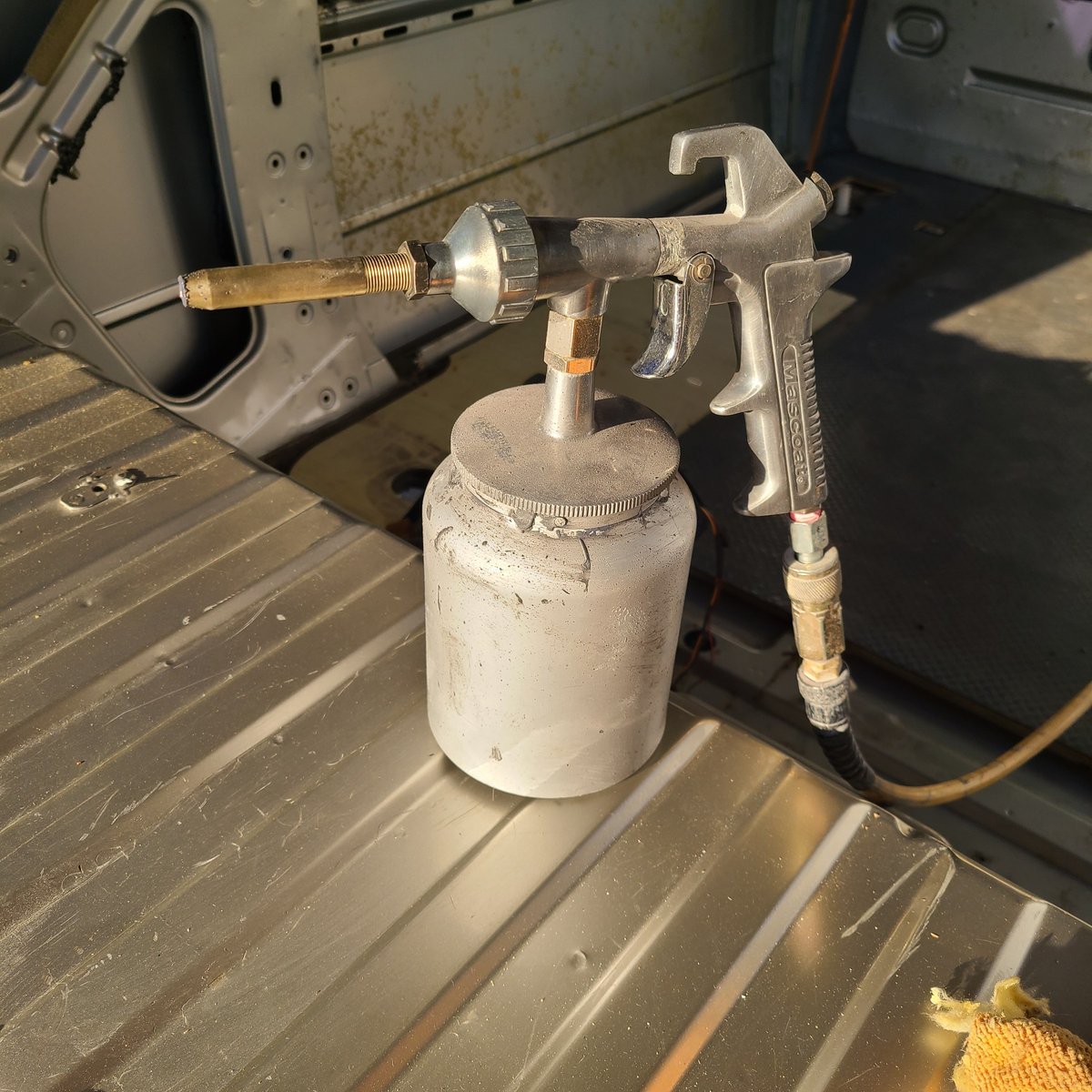 LizardSkin_'s tweet photo. This Vanagon restoration by Insyncro Restoration is a great example of how LizardSkin products perform in real-world builds. Using LizardSkin Sound Control and Ceramic Insulation, the interior are sealed to help reduce road noise, manage heat, and protect the vehicle long-term. https://t.co/dmHl9UxWRF