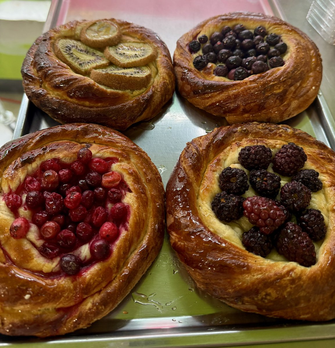 Moon Head tweet media