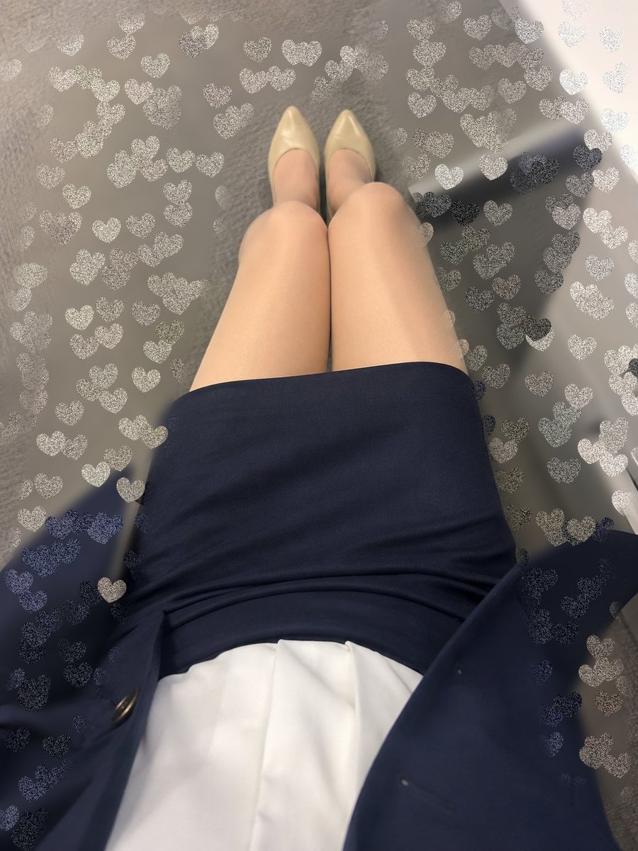 OL優花yuuka@ストッキング✕スーツ女子 tweet media