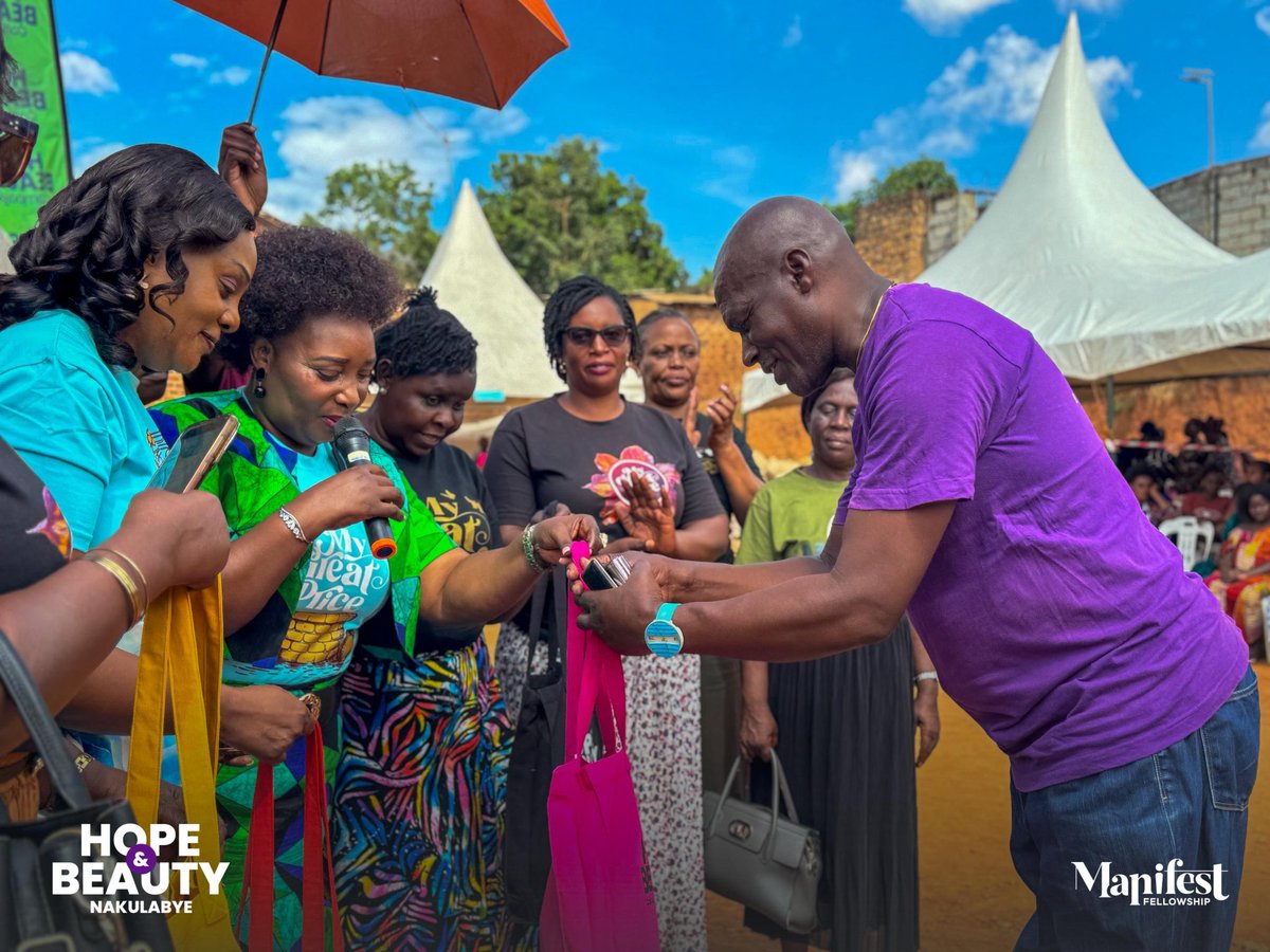 VictoriaVi19388's tweet photo. We don't do preaching alone, we add actions also 🥰😊.
#HopeAndBeutyCompaign
#MyGreatPricre2026 https://t.co/dhSOelY41W