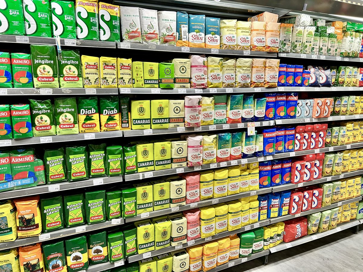mal_green's tweet photo. Con tantas para elegir, ¿cómo sabes cuál yerba comprar? ¿Comprás la que siempre había en tu casa? ¿Algunas tienen un sabor más fuerte que otras? ¿Quiero jengibre en la mía? 🧉😱 https://t.co/VA3MyuOWCX