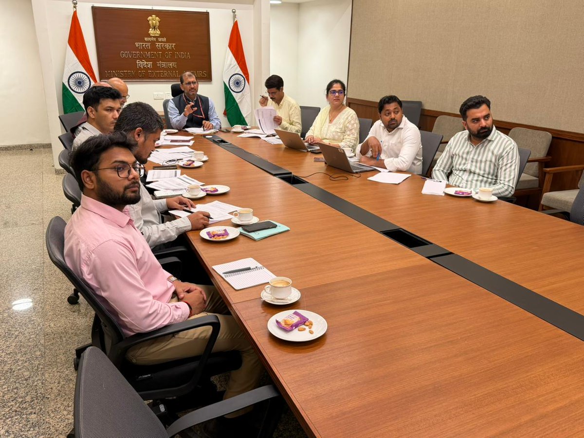 ProtectorGenGOI's tweet photo. RAs raised various GRs &amp; complaints, which were discussed in presence of POEs &amp; division officers. Most of the issues were addressed during the OH. https://t.co/uMVL2Y6Xaz