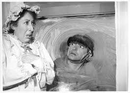 MuertosArg's tweet photo. 31/05/2008 murió Nelly Lainez.
Una genia que nos regaló risas por años con sus actuaciones. Desde los 50s trabajó en teatro, radio, cine y en la tele. Desde La Tuerca hasta Gasalla siempre única.
Murió con 88 años.  Inolvidable. https://t.co/MHUuteAEEf