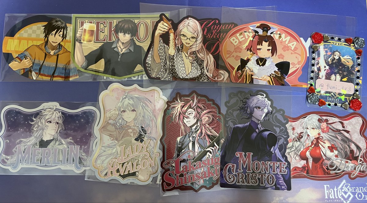 fumi_3v3's tweet photo. 【交換】FGO 新聞 OVER THE SAME SKY  霊基召喚缶バッジ ブロマイド ステッカー
譲:画像1-4
求:ブロマイド カーマ＞缶バッジ エレシュキガル＞ポトレ エレシュキガル＞缶バ、ポトレ カーマ

缶バッジ ヨハンナ初期傷あり（画像5）

続 https://t.co/MKrqIMCqud