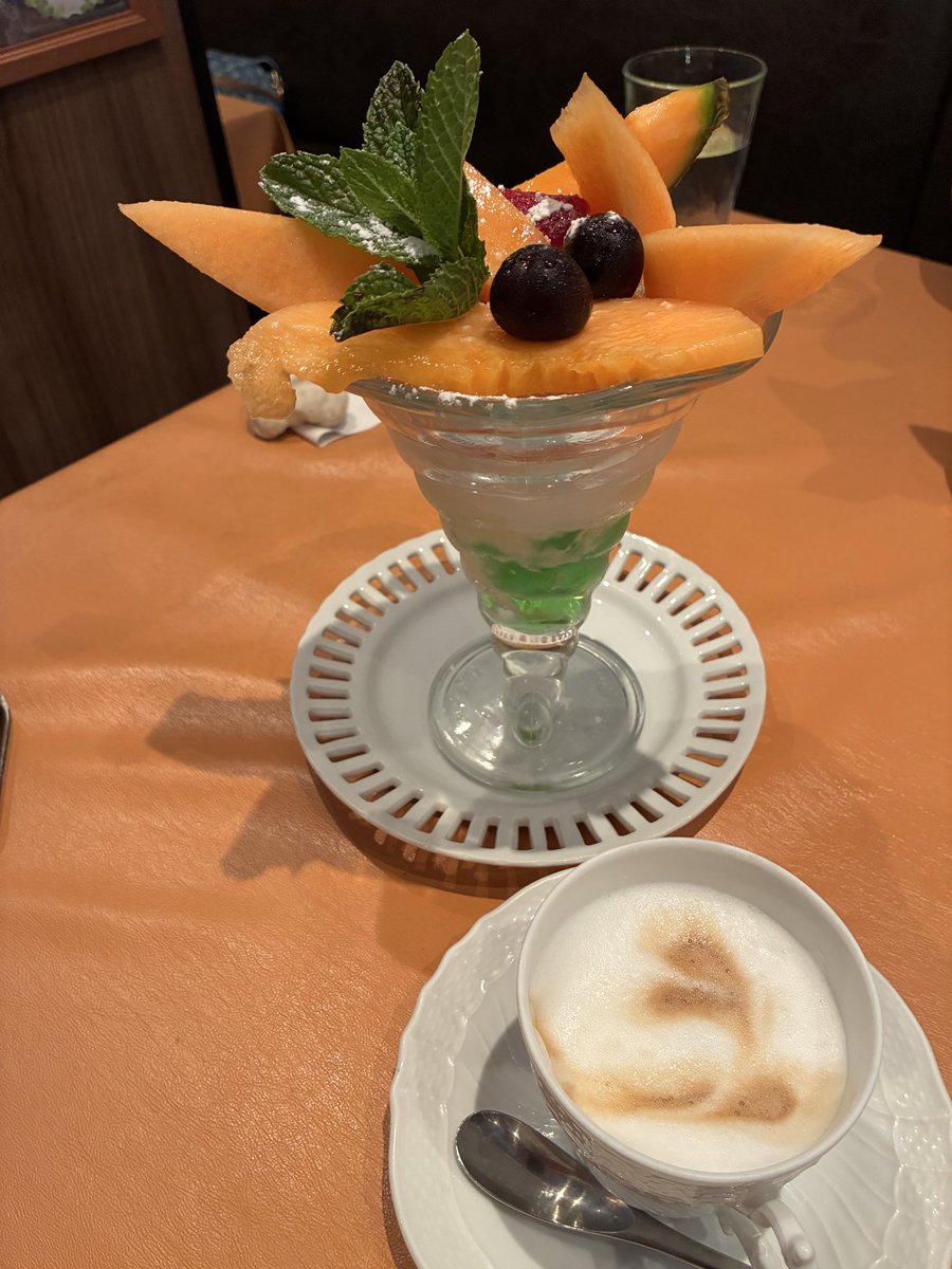 UDm5j's tweet photo. やっぱり
メロンだな https://t.co/9PRUv7LAmq