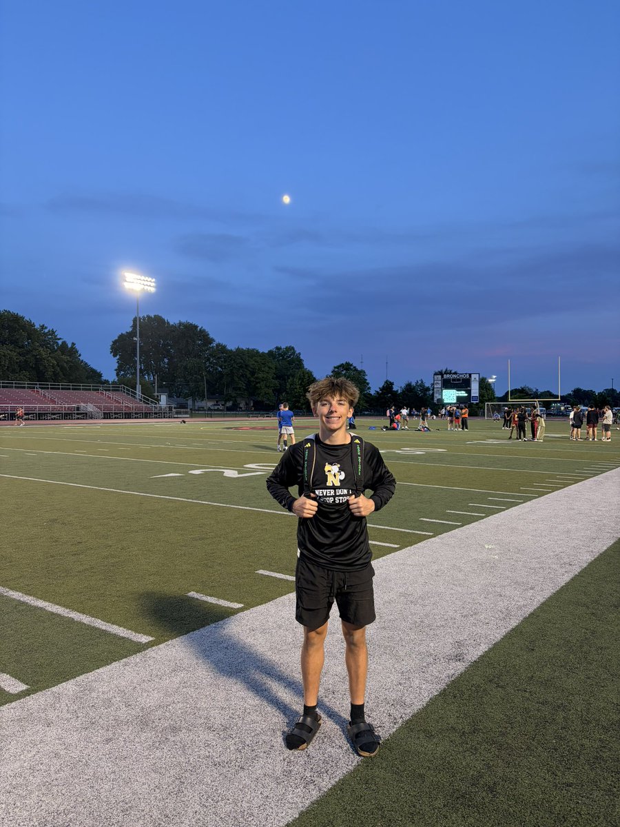 DonahoeAustin's tweet photo. With my Jumps at regionals last night with a 22’3”ft I’m excited that I made it for state and got a PR. Unfortunately we did not make it in the 4x1. But great job to our 4x4 making it through with a time of 3:20!!. Looking forward for state next week and gonna bring home some hardware!!!
@MizzouTFXC @MSU_TFXC @UIndyXCTF @IndianaXCTF @MillerStrength