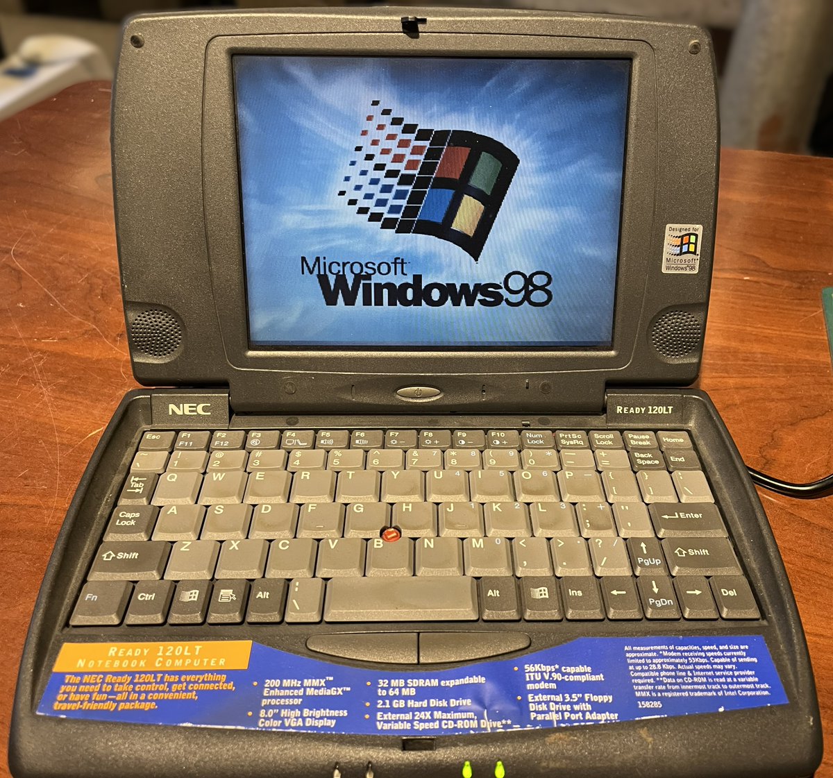 RetroFox8Bit's tweet photo. I did have to test it immediately back home, it's a 200mhz MMX CPU, 32mb of RAM,and 2gb HDD. Plugged in my multi-adapter and it booted right up to Win98! LCD is not great - passive matrix. HDD pops out easily, RAM under a hatch, fun little PC for the price! :) https://t.co/m9JjZZ0Uzv