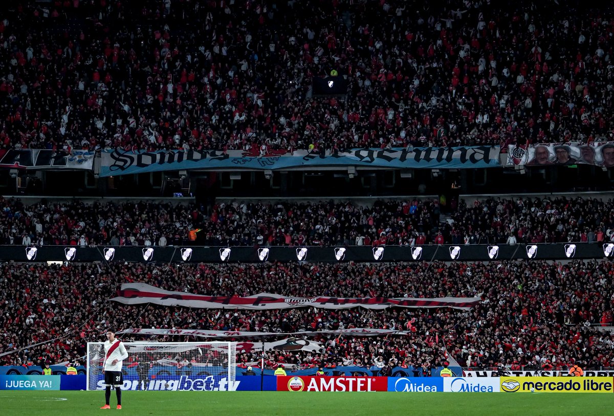 pmonumental's tweet photo. 🏟️ En 1819 partidos que se jugaron en el Monumental, NUNCA ganaron equipos de los siguientes países:

-Paraguay (19 PJ)
-Ecuador (17 PJ)
-Bolivia (16 PJ)
-Chile (12 PJ)
-Costa Rica (1 PJ)

😅 https://t.co/taXPsCMmsA
