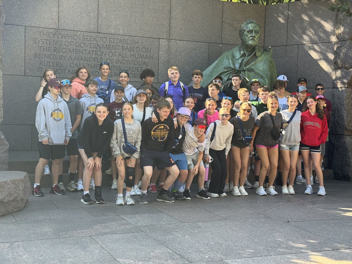 MrsArteman's tweet photo. FDR &amp; MLK Memorials https://t.co/VkcHi1F7ZI