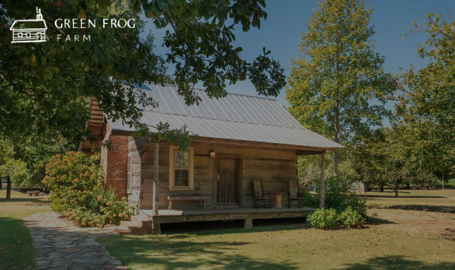 itscabintime's tweet photo. Experience Green Frog Farm in Bells, TN—a living slice of West Tennessee pioneer history! Stay in a century-old cabin, wander rustic barns &amp; scenic grounds, and enjoy seasonal traditions. Book direct 👋 https://t.co/47y0KY4WC2 #ItsCabinTime #GreenFrogFarm #BellsTN #BookDirect https://t.co/56ypWEa08C