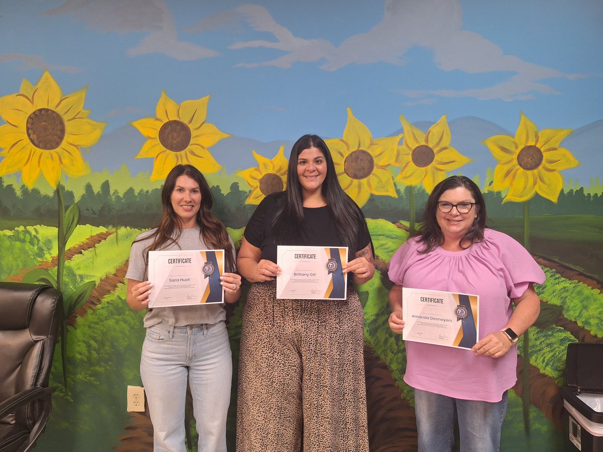 GCCFN_1977's tweet photo. Congratulations &amp; welcome to our newest class of GCCFN Ambassadors! We are so thankful and honored by their commitment to our mission, to service, &amp; to advocacy for victims of interpersonal violence in our community.  
Sara Huot
Brittany Gill
Amanda Desnoyers
Christina Gasaway https://t.co/OpjiEIchgj