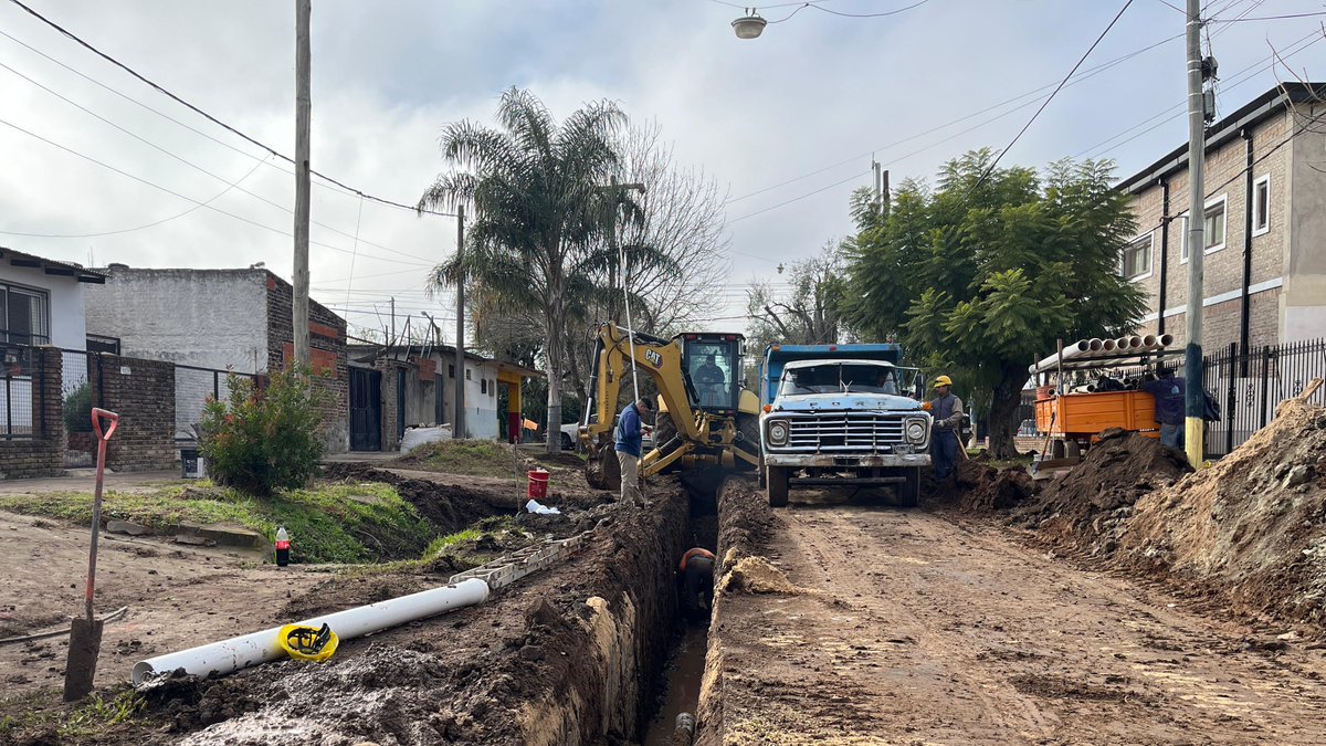 CMDNorte's tweet photo. 🚧👷 Cloacas en Nuevo Alberdi y Cristalería 📍

Continúan los trabajos para ampliar la red cloacal en ambos barrios, una obra fundamental para mejorar la infraestructura y la calidad de vida de vecinas y vecinos 🙌 https://t.co/rgcBOkHPzN