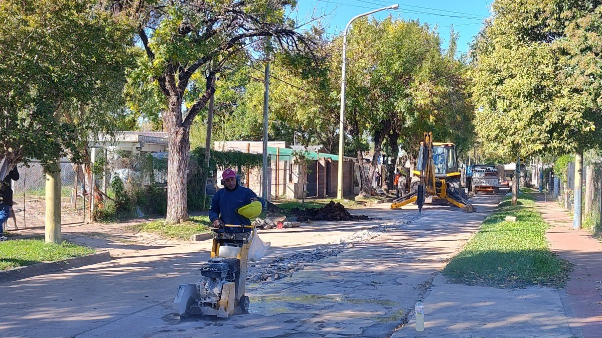CMDNorte's tweet photo. 🚧👷 Cloacas en Nuevo Alberdi y Cristalería 📍

Continúan los trabajos para ampliar la red cloacal en ambos barrios, una obra fundamental para mejorar la infraestructura y la calidad de vida de vecinas y vecinos 🙌 https://t.co/rgcBOkHPzN
