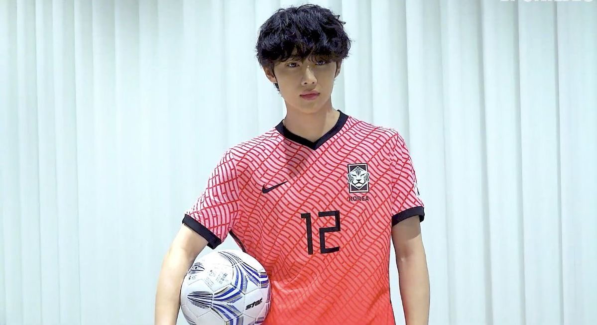oxsunc's tweet photo. 아이돌 안 했으면 축구선수가 되었을 수도 있었던 남자라고 생각하면 이런 선우 사진 볼 때마다 가슴이 아림 https://t.co/dQ24ycFyeN