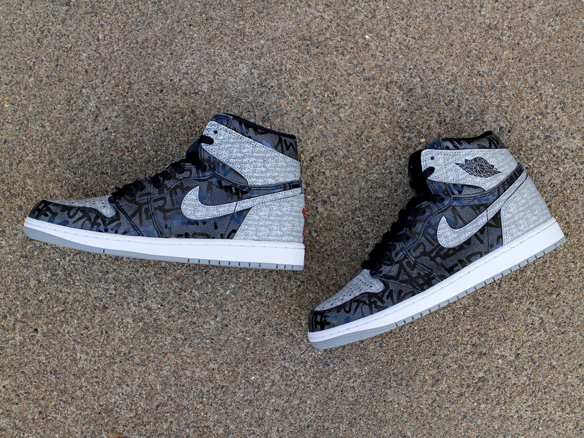 sneakershopskit's tweet photo. AIR JORDAN 1 RETRO HIGH OG "REBELLIONAIRE"
アッパー全体に当時の広告に使用された文言"THEY CAN’T STOP YOU FROM WEARING THEM"のテキストがプリントされ、ヒールには使用禁止を意味する「X」のマークが入ったスペシャルエディション
https://t.co/pc9vPNev1u https://t.co/VXD8y4HjcH