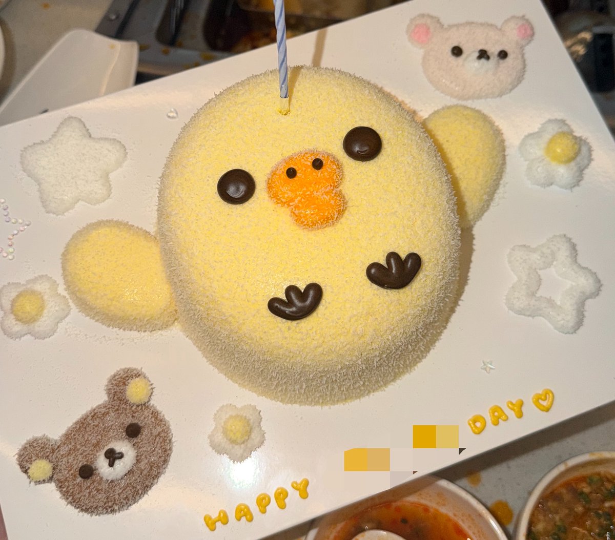 209X82475's tweet photo. 생일 기념으로 한강가서 엽떡. 두바이빙수. 
하딜가고 케이크도 받앗더염🛼👩‍❤️‍💋‍👩👩‍❤️‍💋‍👩👩‍❤️‍💋‍👩💕 https://t.co/OGDyJeFlAn