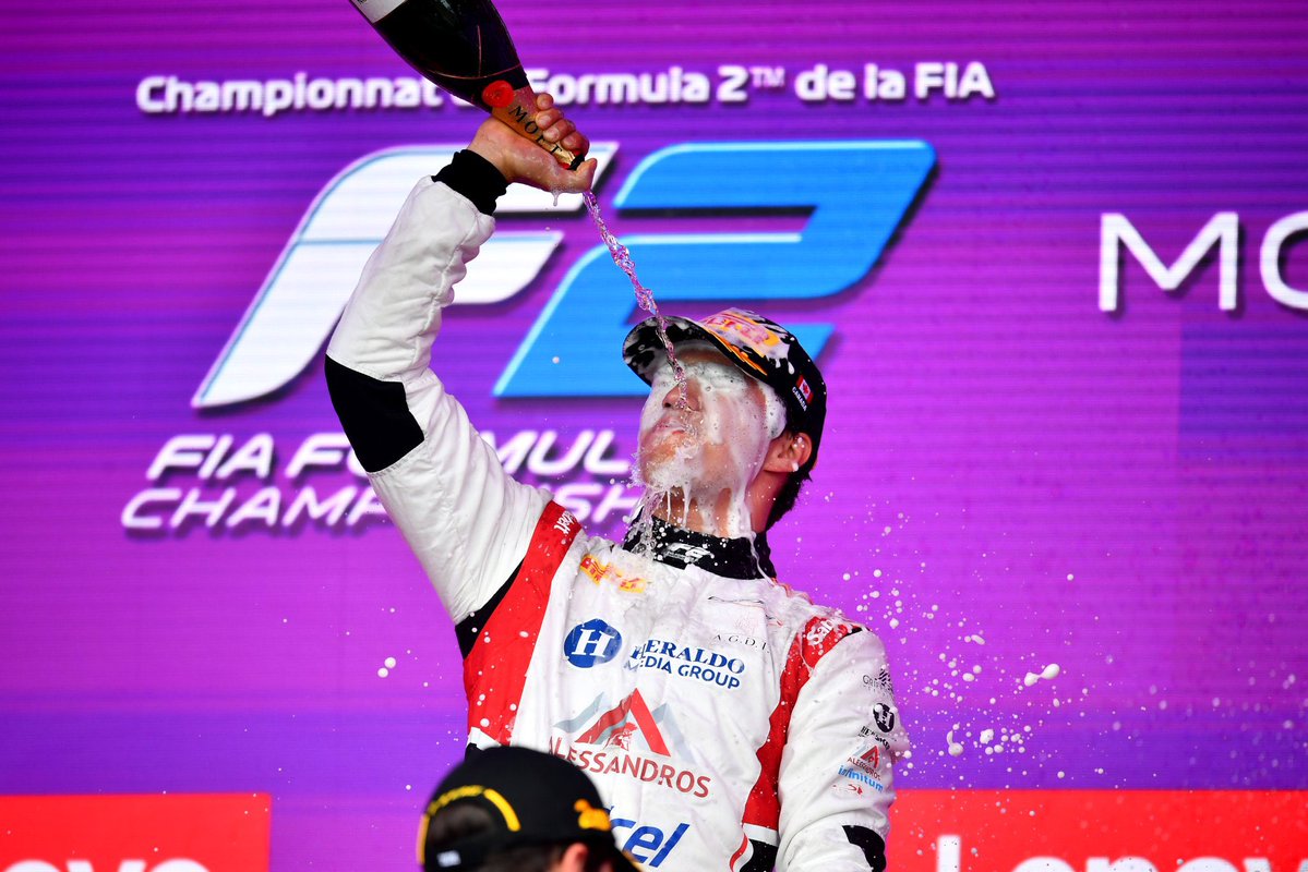 _AUG06's tweet photo. PRIMER VICTORIA EN LA F2. ❤️🔥 https://t.co/41c6IbHyvw