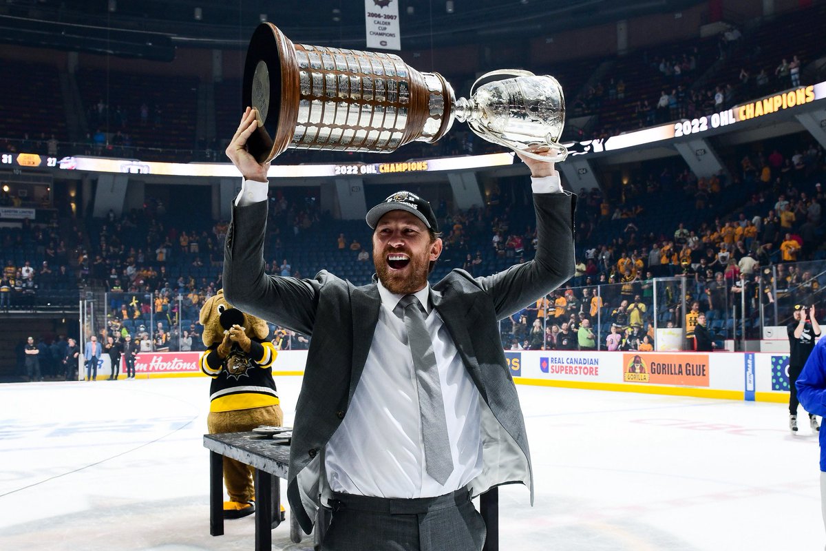 IslesRumor's tweet photo. Mathieu Darche and the New York Islanders hit a grand slam with the Jay McKee hire.

Jay McKee, Hamilton Hammers Head Coach. 

Couldn't think of a better man for the job, his former team dominated the OHL this season and his history shows he will develop your prospects. #Isles https://t.co/eiBAMxZorG