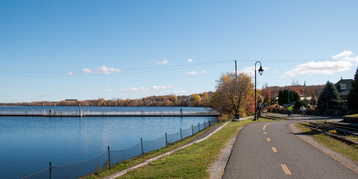 TCTrail's tweet photo. Stretching more than 50 km between Saint-Jean-sur-Richelieu and Granby, La Montérégiade has a little bit of everything: scenic countryside views, historic villages, cafés, cultural gems and plenty of spots to slow down and enjoy the ride. Learn more: https://t.co/oWf679MuKV https://t.co/wQgeiijVWn