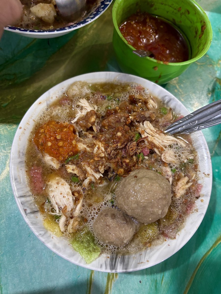 meecin_'s tweet photo. Rekomendasi soto enak menurutku:

1. Soto mie Bogor, tapi lokasinya di Tangsel Kademangan alamat detailnya agak susah, boleh DM aja kalau mau tau 😂
2. Soto Sami Asih Purwokerto
3. Soto SSB
4. Soto SBY bikin sendiri ☺️ https://t.co/JMhGiqFJKX