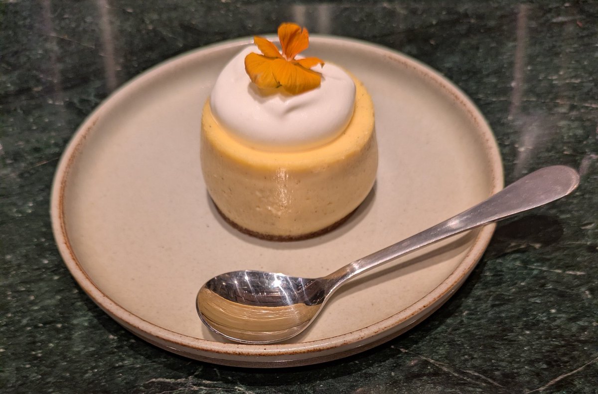 meal_log_'s tweet photo. まだまだ食べるよ🍽️
4.レモンクリームリゾット
5.鴨のオーブン焼き
6.ミディアムチーズケーキ

うん、今月もオシャレで美味しい😋
#飛鳥山公園
#APRONMARK 
#エプロンマーク https://t.co/ozVxrl4ZJi