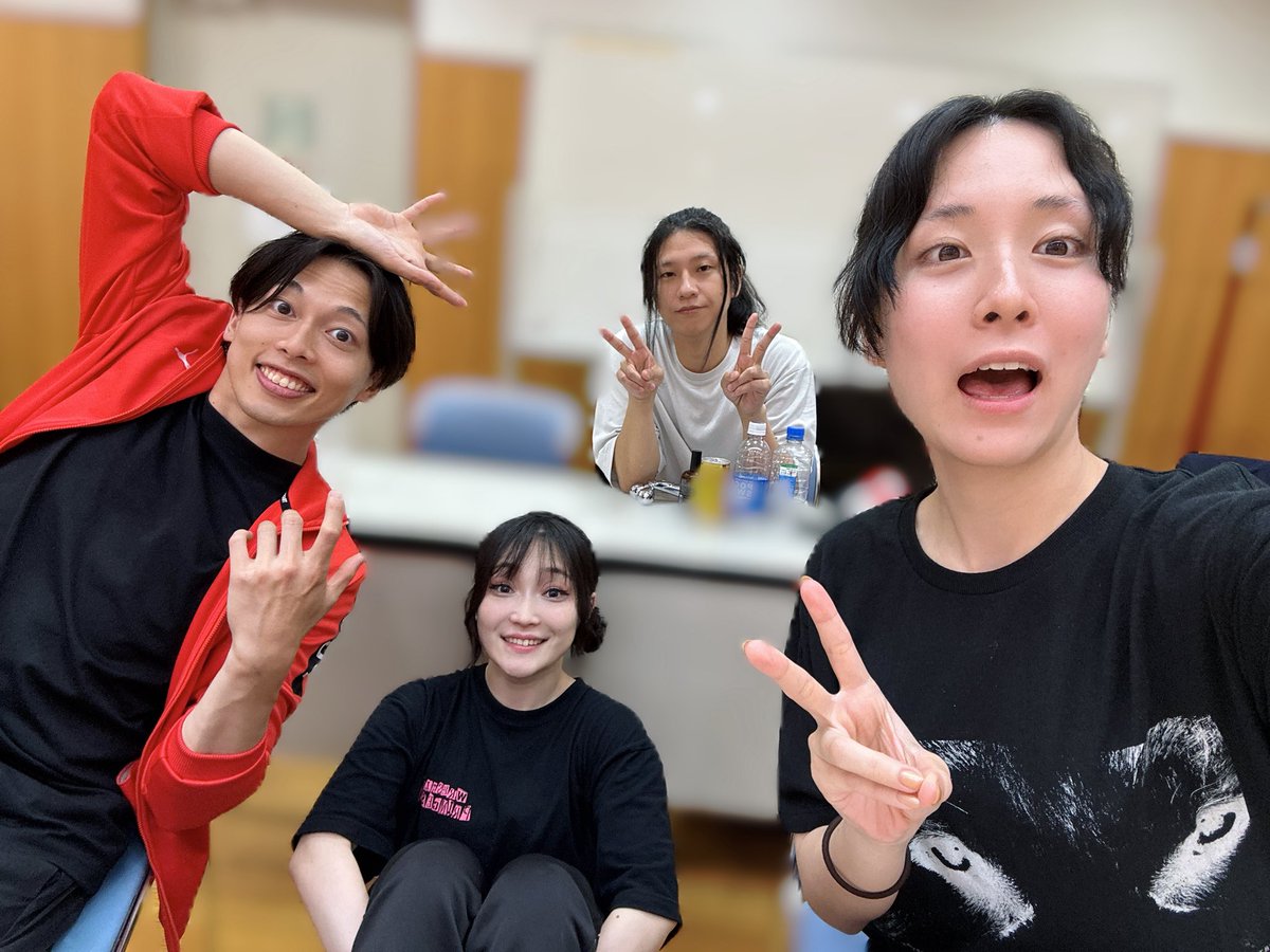 hujima_ren_geki's tweet photo. #貌貌
本日もお稽古でございました‼️
ぎーーーッ悔しい！！なんかもっとできるって自分のこと信じていいはずだ！！がんばります‼️

ご予約、まーだまだたくさん欲しいです！よろしくお願いします！！！！！！

チケットご予約は引用元から↓ https://t.co/zznVcbMURo