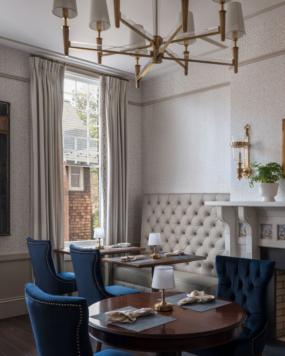 BoHanContract's tweet photo. Designed for gathering, built for everyday living. This dining area renovation brought together warmth, functionality, and timeless style to create a space the homeowners can enjoy for years to come.

#DiningRoomDesign #HomeRenovation #InteriorRemodel https://t.co/q6QX8F0Cam
