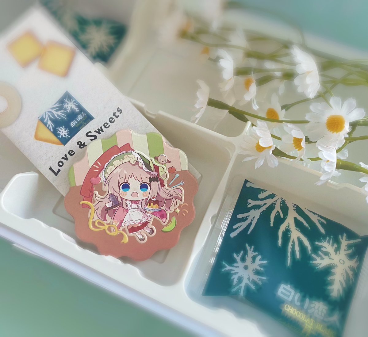 NoumiKudBot's tweet photo. 制作了以喫茶店为主题的浮雕木片，想带去同人活动💕 https://t.co/ZbBpKfNy0o