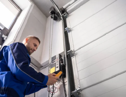 TwoClassyChics's tweet photo. The Weekend Warrior's Guide to Garage Door Maintenance (That Actually Extends Lifespan) - The Classy Chics https://t.co/EMyAOCk1oD https://t.co/gAzIAhHZ8S