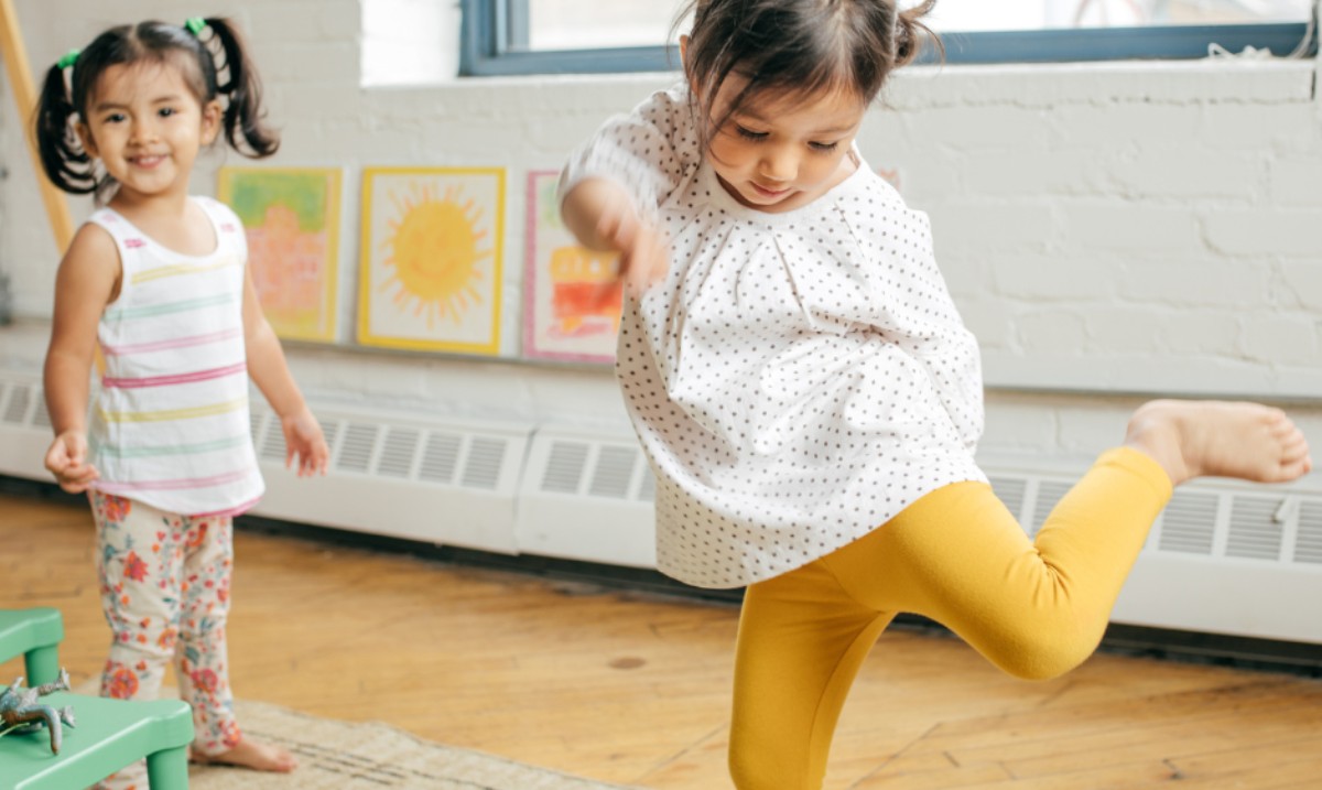 OshawaLibraries's tweet photo. Explore the joy of music through interactive, music-based activities at Family Music and Movement with EarlyON! Learn songs and rhymes using instruments and props. For parents and caregivers with children 0-6.

For dates, times and locations, visit ➡️ https://t.co/IxEekl4LxT https://t.co/ij55Exbe7E