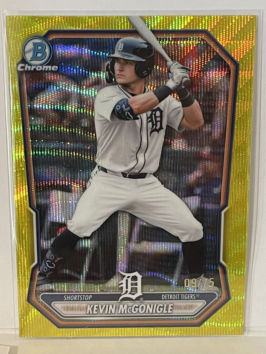 UpstateCC42's tweet photo. @SlabtownCollect McGonigle Yellow Wave /75 - $70 shipped https://t.co/D4PeS1VNgC