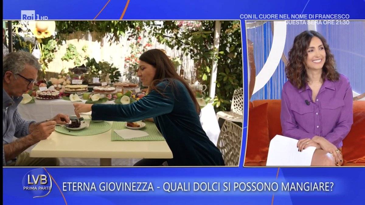 DanielaScotto's tweet photo. Con me che rubo la cioccolata al serissimo dott. Vestita oggi si chiude non soltanto #lavoltabuona ma il mio lavoro al daytime di Raiuno, dopo più di 10 anni di programmi. Sono riuscita a dire tutti i grazie che volevo, soprattutto quello a @caterinabalivo. Ad astra! https://t.co/uifyC6Q6rr