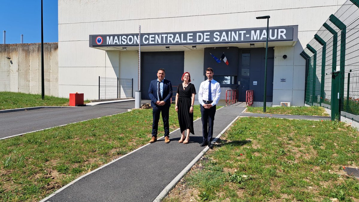 Prefet36's tweet photo. 🤝 La préfète de l’Indre a rencontré les directeurs des établissements pénitentiaires de Saint-Maur et du Craquelin à Châteauroux.

Des échanges autour des enjeux du service public pénitentiaire et de la coopération avec les services de l’État.

#Indre #Justice https://t.co/0WJinXC1Xv