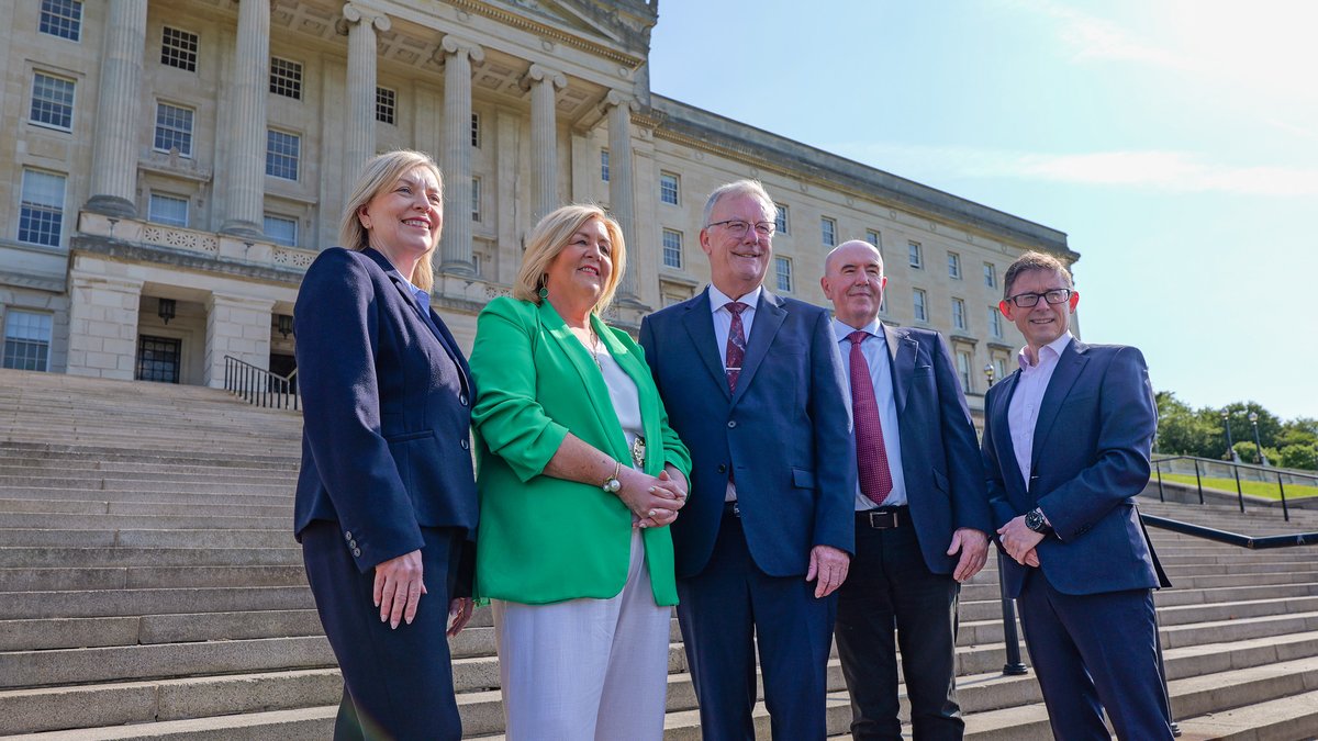 healthdpt's tweet photo. 📆 This week in the Department:

👪 £29.2m + £30M from National Lottery for Together for Families announced

🧑‍⚕️ The Health Minister visited the QUB InterSim Centre

📱 £42m announced for ePharmacy programme

🕘 Waiting list funding of £80m ringfenced

🔗 https://t.co/Jbf1g6ixdj https://t.co/G2jpYftkIK
