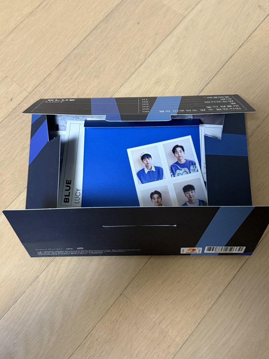 goodsjjangbb's tweet photo. 루시 개봉 앨범 양도 합니다 (포카x)

블루 - 1.5 (박스 구김 하자 O)
인서트코인 - 각 0.3
https://t.co/eJveYLGK9J

Lucy 포토카드 미공포 신예찬 최상엽 조원상 신광일 https://t.co/HNN1TaPU2c