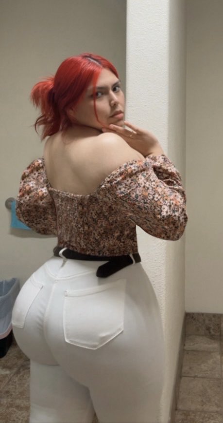 arodeo235's tweet photo. Which slut is goon material 🤤 https://t.co/XixdqwDwsb