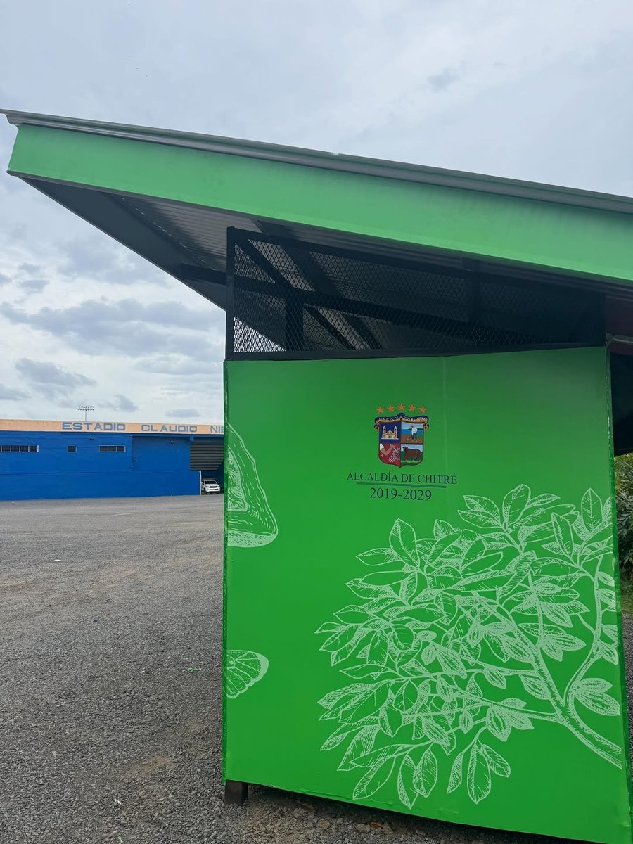 jchuertasolis's tweet photo. Nueva Estación de Reciclaje ubicada en los estacionamientos del Estadio Claudio Nieto en Monagrillo. 

Este nuevo punto permitirá a los ciudadanos depositar correctamente:
Plástico PET 1
Plástico HDPE
Papel y cartón
Latas
Vidrio https://t.co/EiiWenDTbI