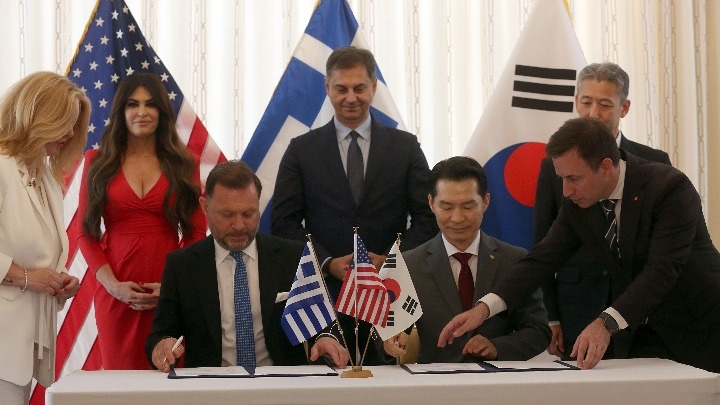 amna_news's tweet photo. Συμφωνία Ελλάδος, ΗΠΑ και Νότιας Κορέας: 10.000 θέσεις εργασίας σε νέο ναυπηγικό κόμβο στην Ελευσίνα - Επενδύσεις 1,35 δισ. ευρώ

https://t.co/4KgmSNcQNI https://t.co/hNkaGtY3CI