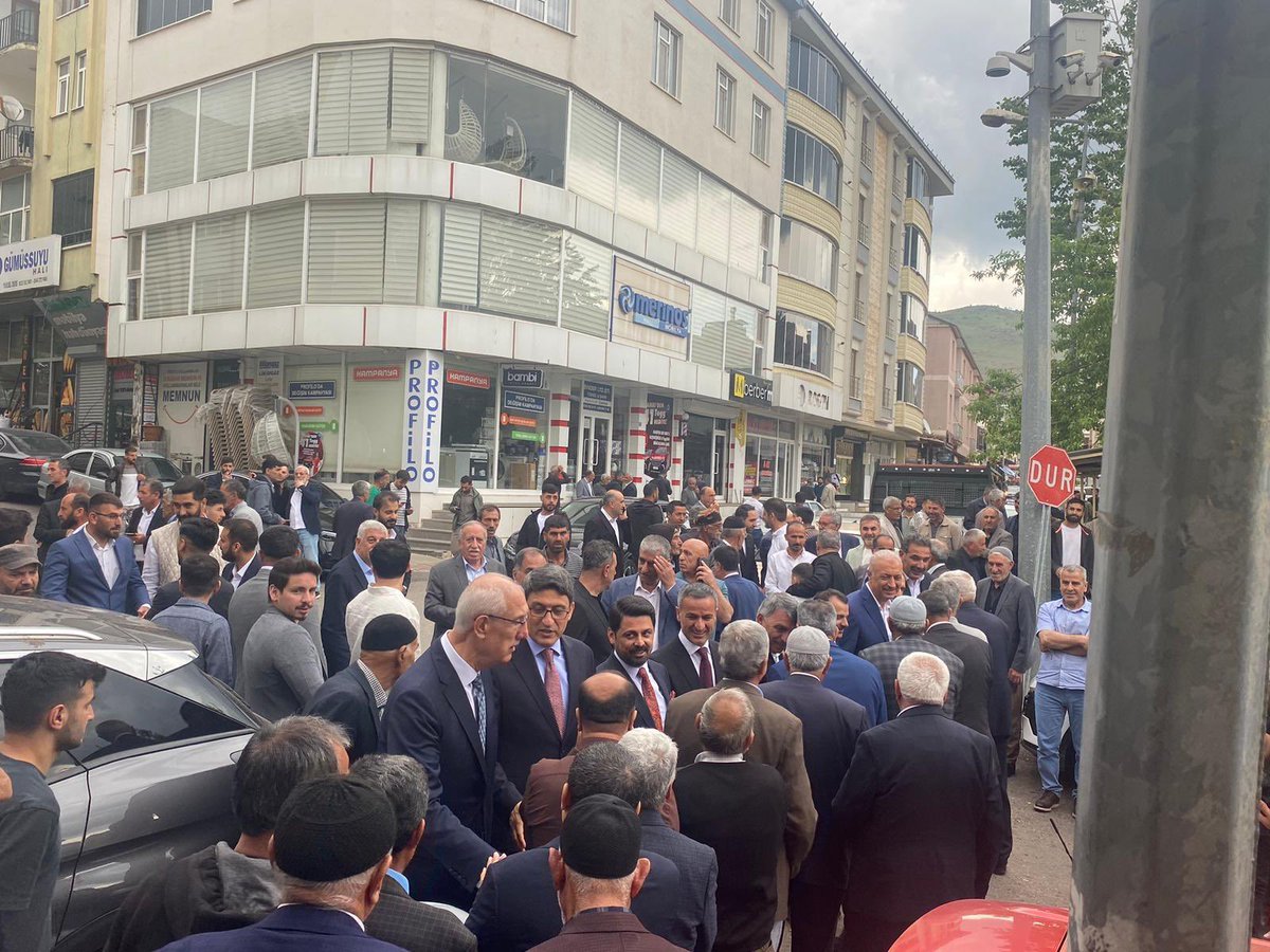 SolhanAkParti's tweet photo. Geleneksel Teşkilat Bayramlaşma Programımızda bizlerle bir araya gelerek bayram sevincimizi paylaşan tüm hemşehrilerimize gönülden teşekkür ediyoruz.

Milletvekillerimiz Sayın @FeyziBerdibek1 Sayın @Korkutata_Zeki , İl Başkanımız Sayın @yilmaz_seven ,İlçe Başkanımız Sayın @ZiyaAtas12 ,İl Belediye Başkan Vekilimiz Sayın @hasancecen34 ,İlçe Belediye Başkanımız Sayın @ahakimyildiz ,İl Genel Meclis Başkanımız Sayın @NihatDogu12, Arakonak Belde Belediye Başkanımız Sayın Mustafa Döner, Merkez İlçe Başkanımız Sayın @makifgunerigok ,İl Gençlik Kolları Başkanımız Sayın @EnessAslan_ ,teşkilat mensuplarımız ve kıymetli vatandaşlarımızla birlikte bayramın bereketini, muhabbetini ve kardeşlik iklimini hep birlikte yaşadık.

Rabbim birliğimizi, beraberliğimizi ve muhabbetimizi daim eylesin. Bayramımız mübarek olsun.