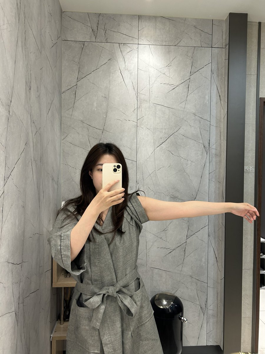 liiiisa98's tweet photo. 江南HERAクリニックでぶよぶよの二の腕と副乳にソクソク注射（脂肪溶解注射）打ってきた😭🫶

ダイエットしても運動しても腕が全然痩せなくて、もう頼るしか無いので今回お願いしました🙏
受付の方も院長さんも穏やかでとても優しくて、初めてでも安心して受けられました🍀
経過また載せます✨
#PR https://t.co/oWxwtF3UNX
