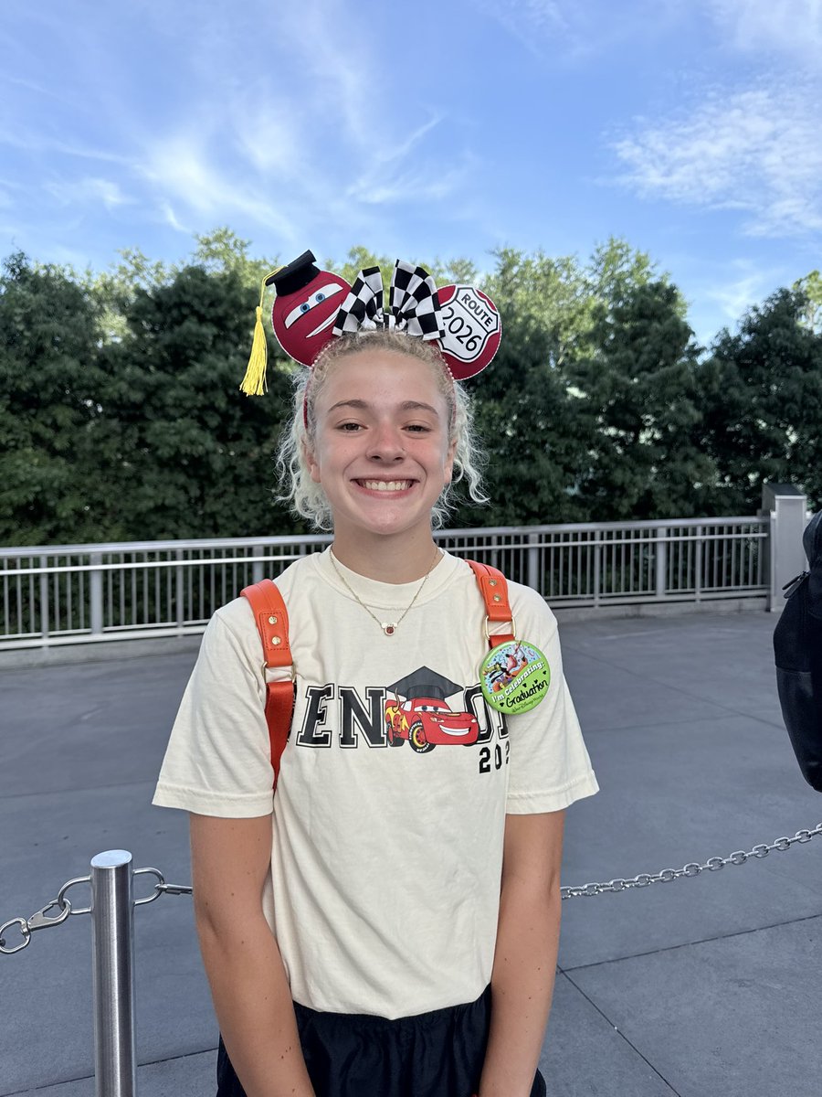 EECano95's tweet photo. My mom is amazing for getting me these custom Lightning McQueen ears for our day at Magic Kingdom!!! Love her!!! #95⚡️ https://t.co/BthO6M4eZp