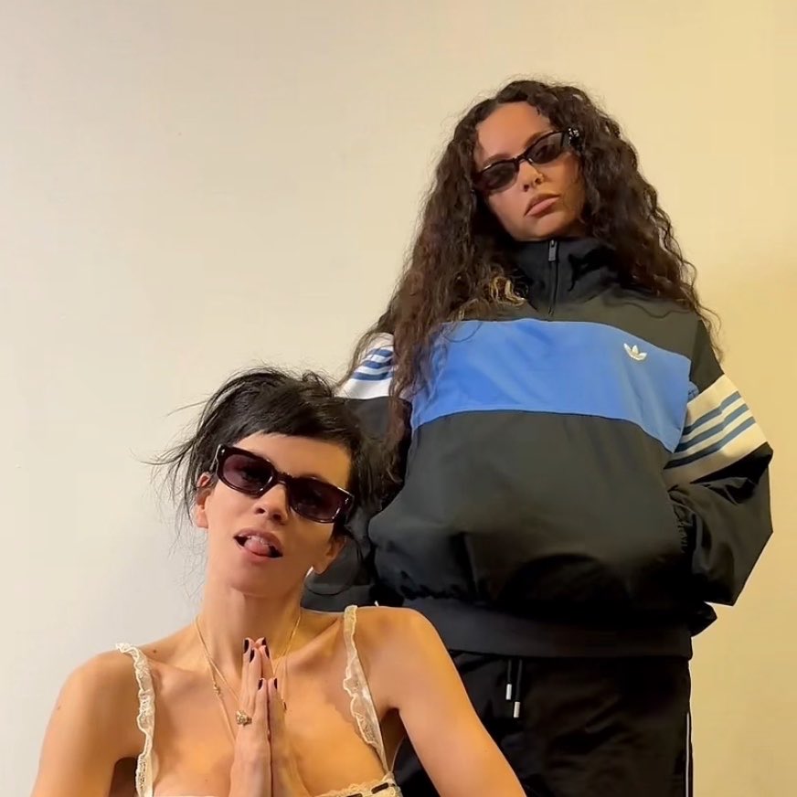 JADEonCharts's tweet photo. “Beg For Me (Remix)” — Playlists:

Spotify:
#7. The Pop List — 883K
#22. just hits — 3M
#25. All New Pop — 307K

Apple Music:
New Music Daily
Pop Deluxe
Alpha Women

Deezer:
#2. Brand New UK — 6M
#3. Fresh Pop — 200K
#9. Poptop — 300K
#35. Lançamentos da Semana — 700K https://t.co/Nx0kfAFfjQ