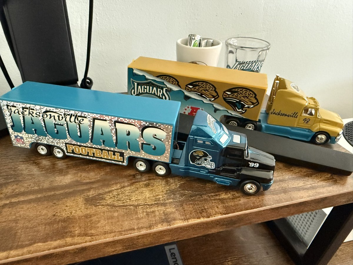E_Dilla's tweet photo. When the Antique Store has things you didn’t know you needed >>> https://t.co/7YxCNXWmoa