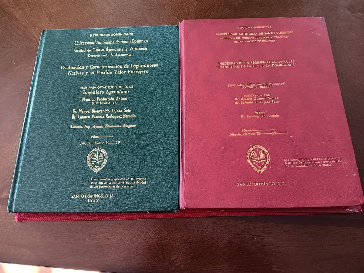 mbtsd's tweet photo. Tesis de grado de la Universidad Autónoma de Santo Domingo (https://t.co/H1mkZFCq99. Agrónomo Manuel Tejeda Soto (Manolito) y mi querido y estimado hermano Dr: Salvador Tejeda Soto ( Papito) y que el señor lo tenga en su santa gloria. https://t.co/FhCzeZrXxn
