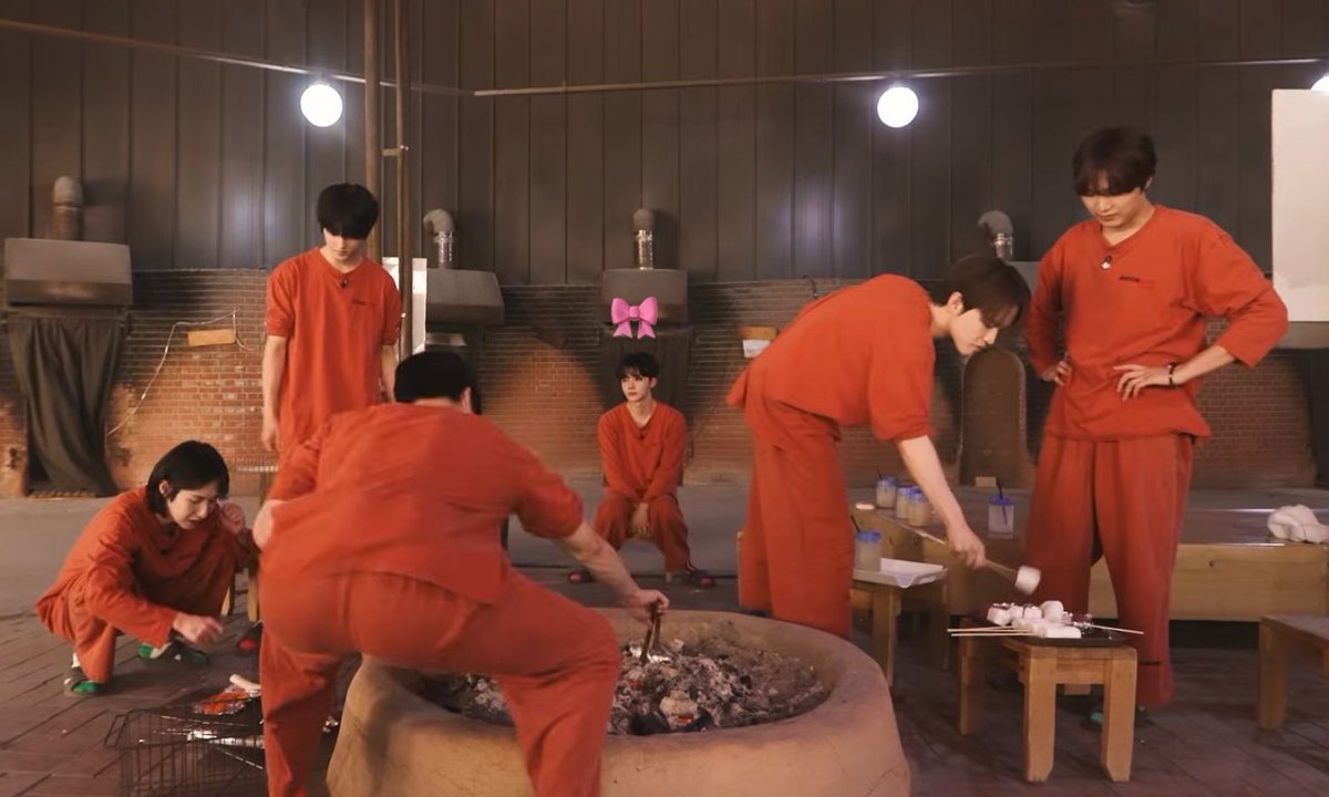 mintchhyyy530's tweet photo. ใครจะทำอะไรก็ทำไป หนูขอนั่งเฉยๆ จ้ะ https://t.co/gBuMxhxhss