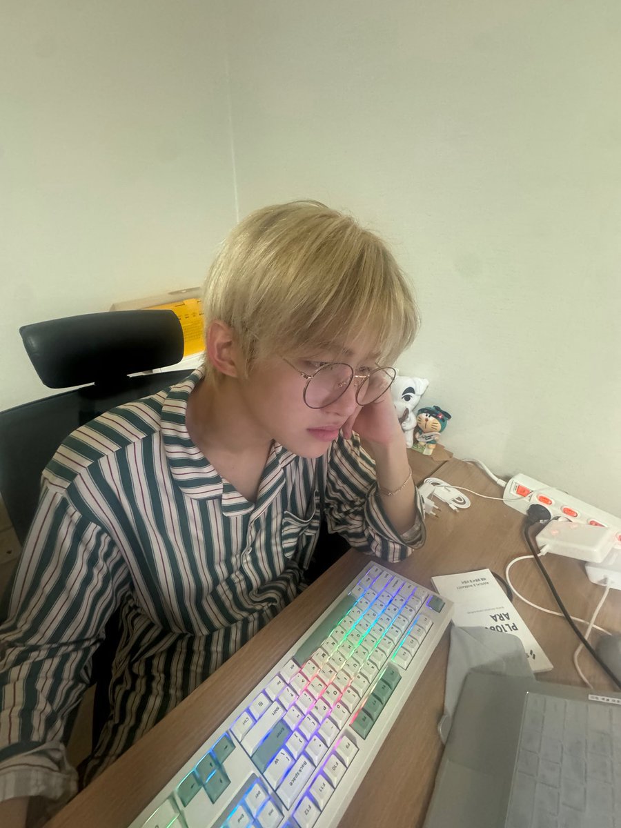 Jihoon?! tweet media
