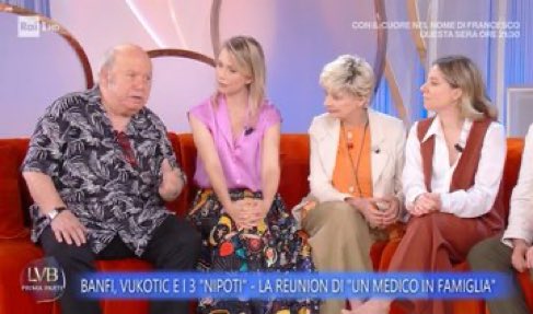 this is auro| baci stellari tweet media